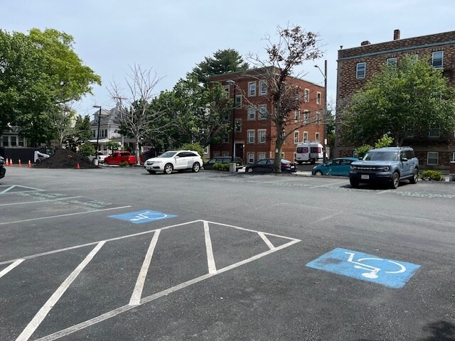 More Photos Of 135 Lafayette St, Salem Apartments For Lease