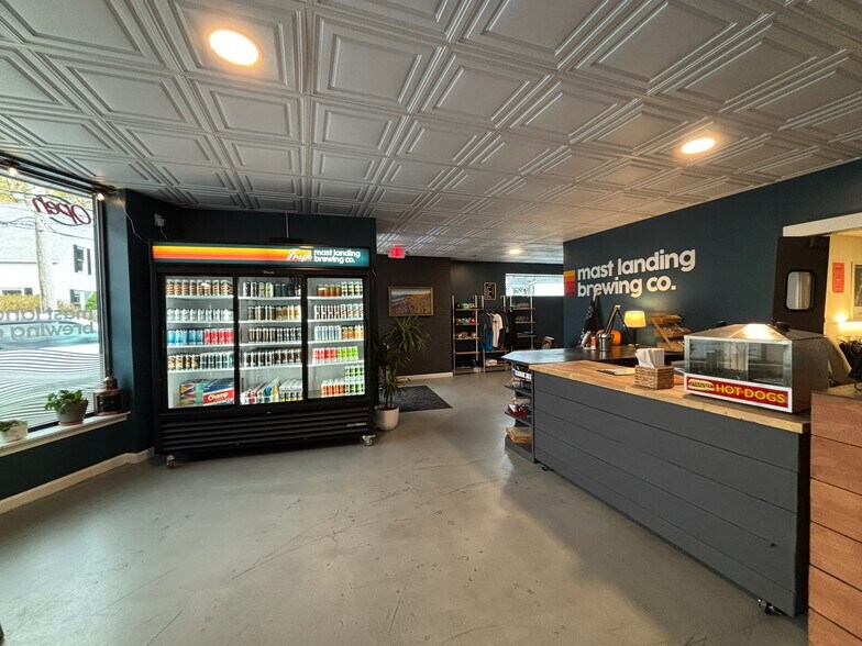 More Photos Of 185 Cottage Rd, South Portland Restaurant For Lease