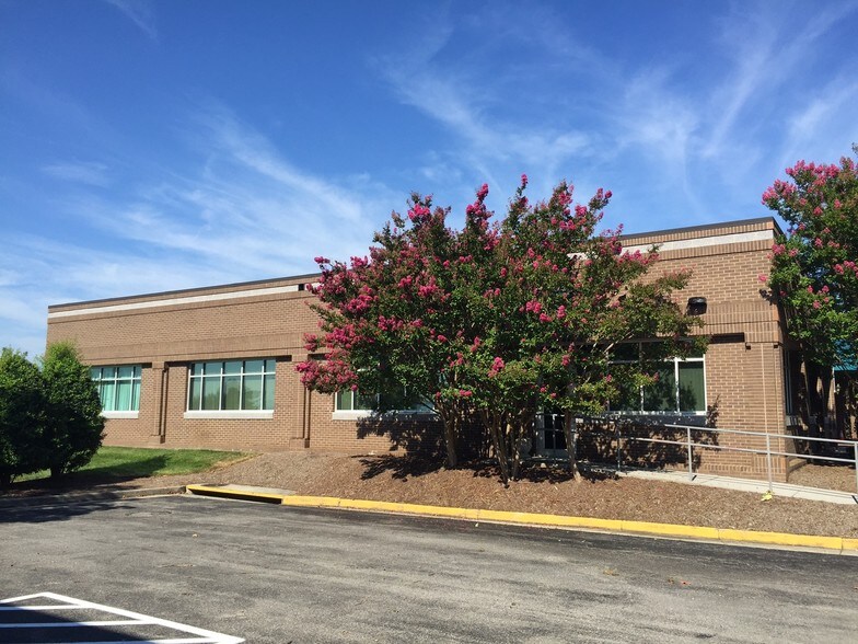 More Photos Of 5310 Valley Park Dr, Roanoke Unknown For Lease