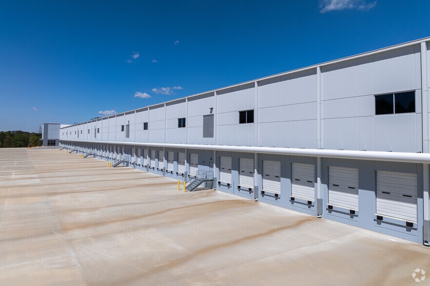 More Photos Of 400 Jerry Steele Ln, McDonough Distribution For Lease