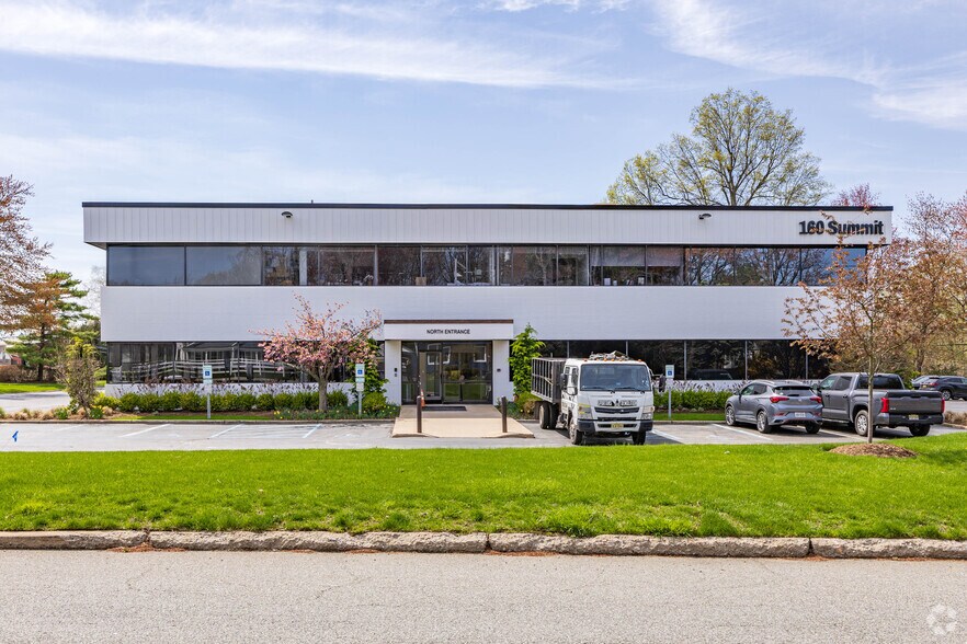 More Photos Of 160 Summit Ave, Montvale Medical For Lease