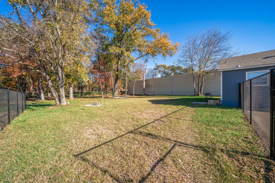 More Photos Of 1505 E Marshall Ave, Longview Medical For Sale