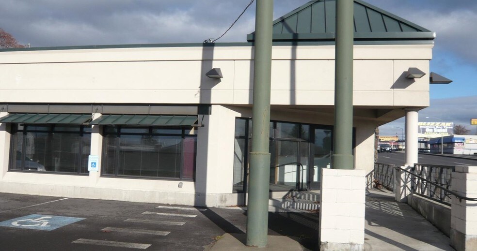 More Photos Of 3401 N Division St, Spokane Freestanding For Lease