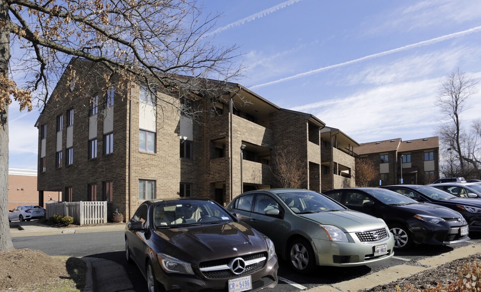 More Photos Of 2915-2917 Hunter Mill Rd, Oakton Medical For Sale