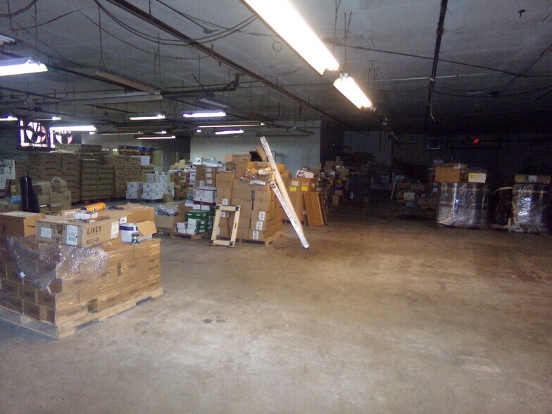 More Photos Of 482 Chattahoochee St, Cornelia Warehouse For Lease