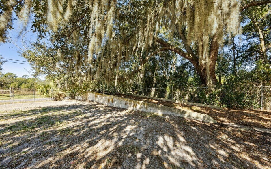More Photos Of 819 S Moody Rd, Palatka Freestanding For Sale