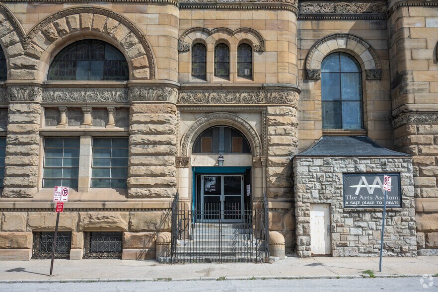 More Photos Of 1000 E 9th St, Kansas City Religious Facility For Sale