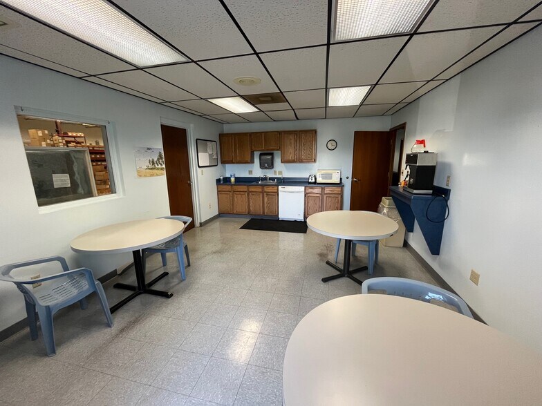 More Photos Of 355 W Boden St, Milwaukee Industrial For Sale