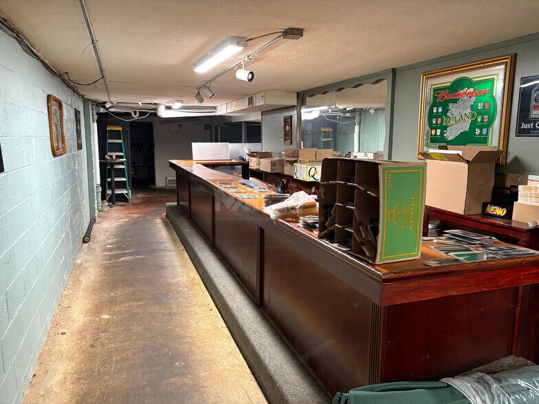 More Photos Of 1761 S Main St, Akron Bar For Sale
