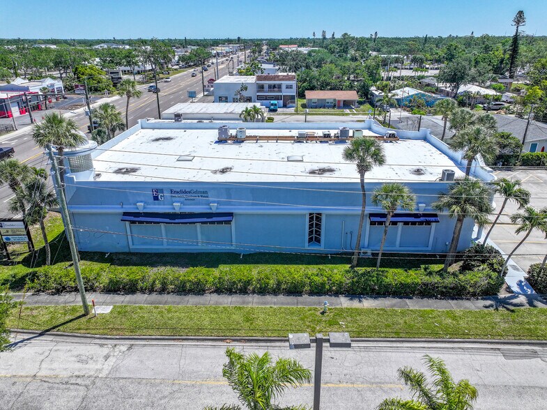 More Photos Of 2030 Bee Ridge Rd, Sarasota Office Residential For Sale