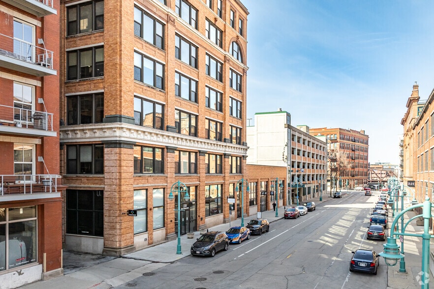 Primary Photo Of 239 E Chicago St, Milwaukee Apartments For Lease