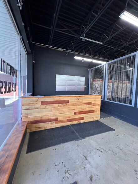 More Photos Of 7381-7399 State Rd, Parma General Retail For Lease