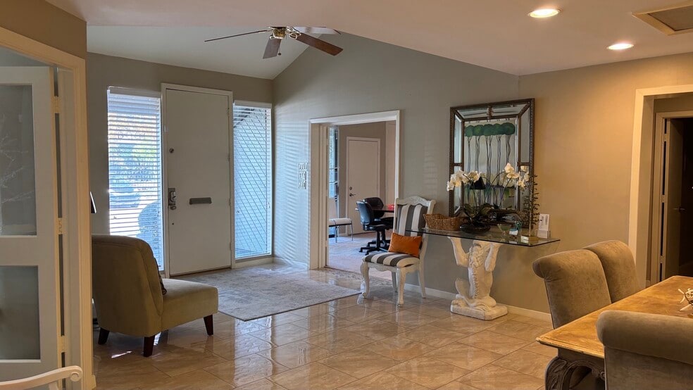 More Photos Of 14343 Torrey Chase Blvd, Houston Office For Sale