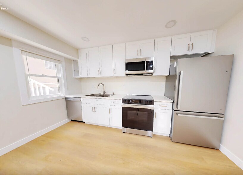 More Photos Of 2370 Portland St, Los Angeles Apartments For Sale