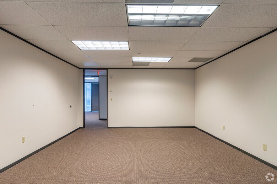 More Photos Of 363 N Sam Houston Pky E, Houston Office For Lease