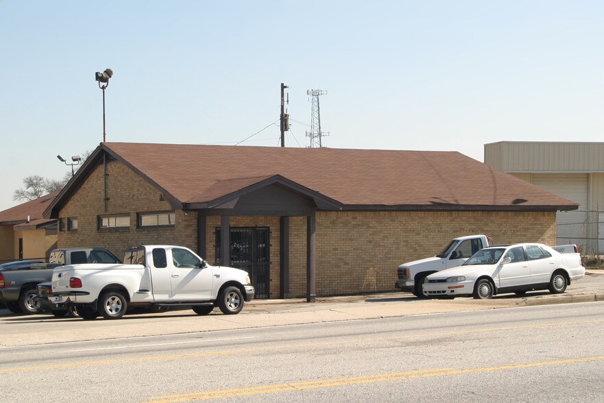 More Photos Of 4860 Clark Howell Hwy, College Park Freestanding For Lease