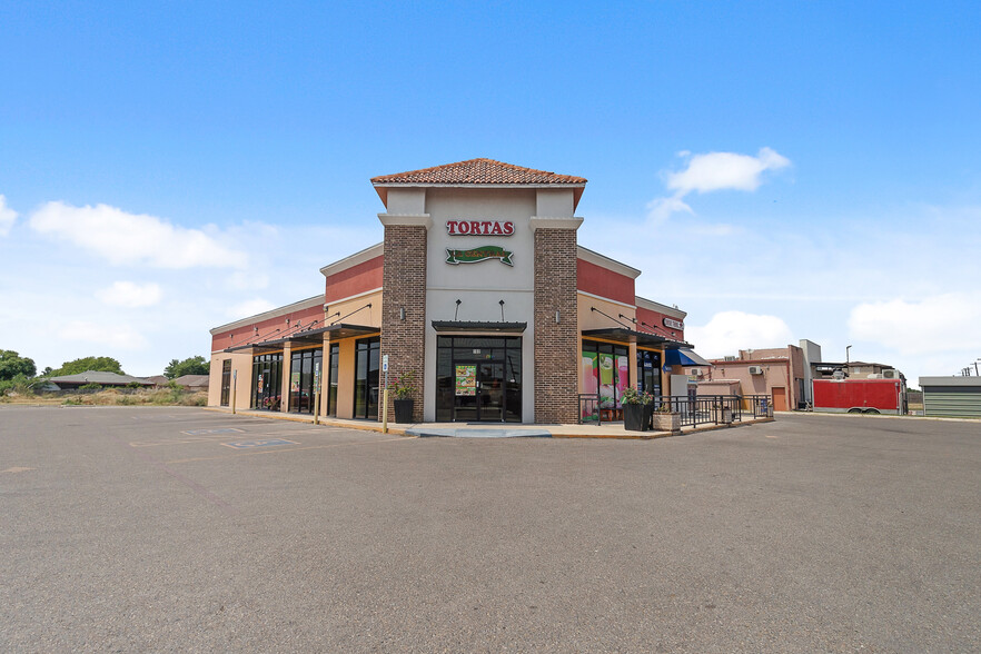 Primary Photo Of 702 Hi Line Rd, Hidalgo Restaurant For Sale