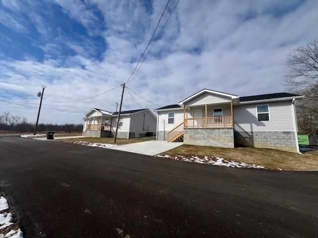 More Photos Of 225 Iris Ln, Crossville Multifamily For Sale