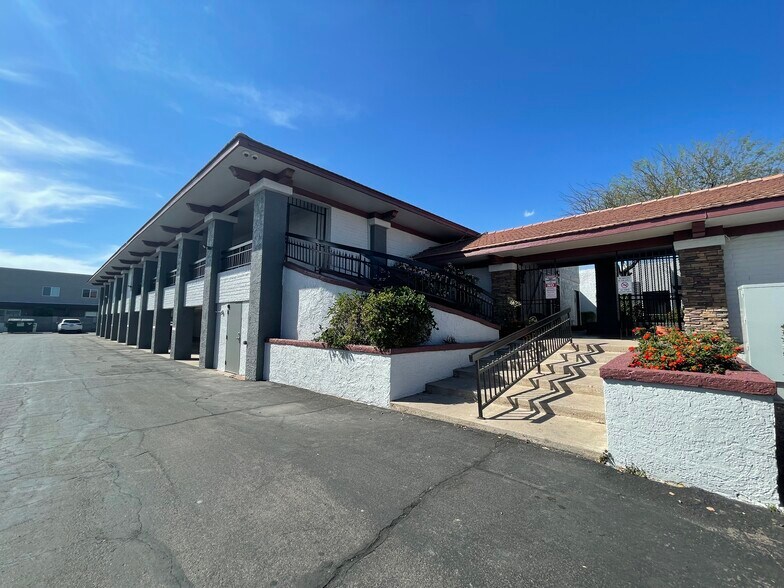 More Photos Of 2942 N 24th St, Phoenix Loft Creative Space For Lease