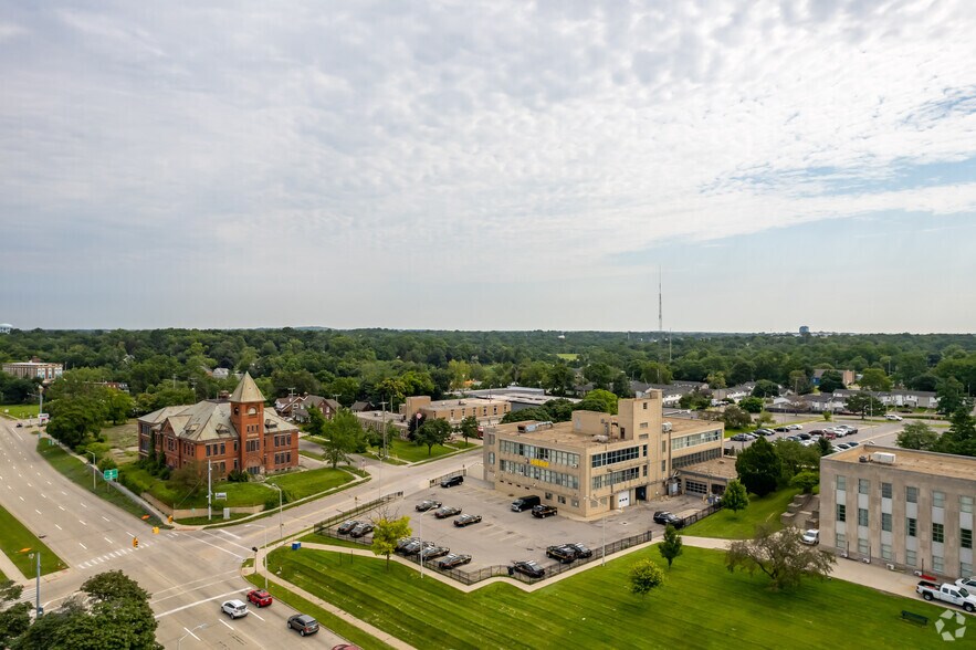 More Photos Of 47700 Woodward Ave, Pontiac Office For Lease