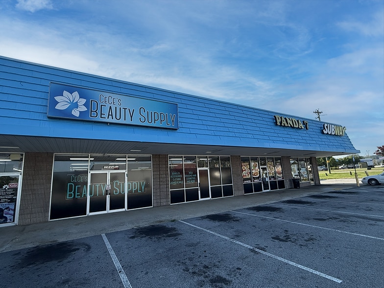 More Photos Of 900 Thornton Rd, Lithia Springs Unknown For Lease