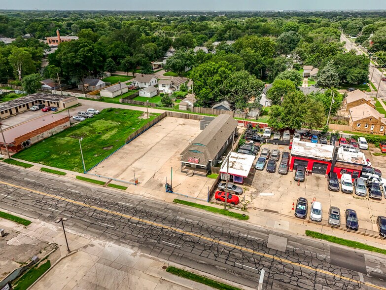More Photos Of 2013 S Broadway St, Wichita Auto Dealership For Sale