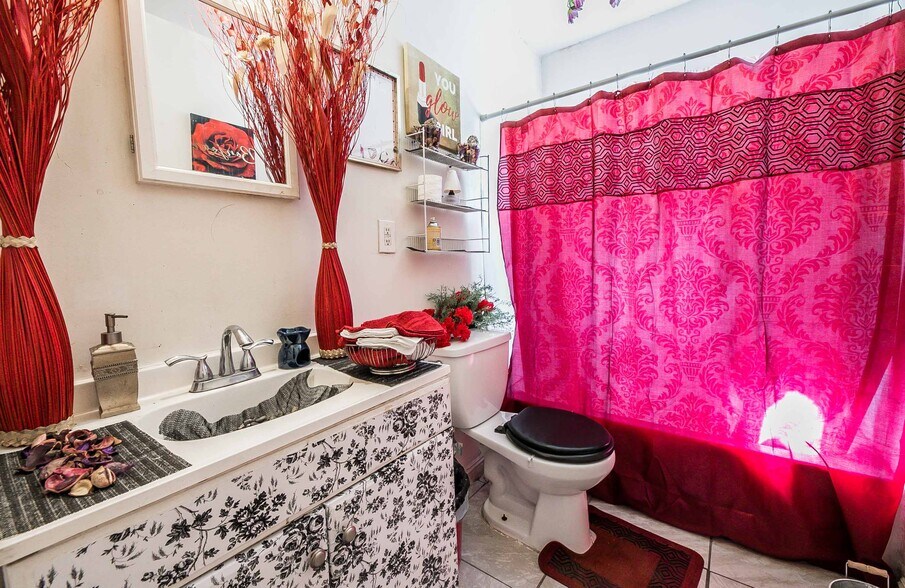 More Photos Of 239 W Cleveland Ave, Las Vegas Apartments For Sale