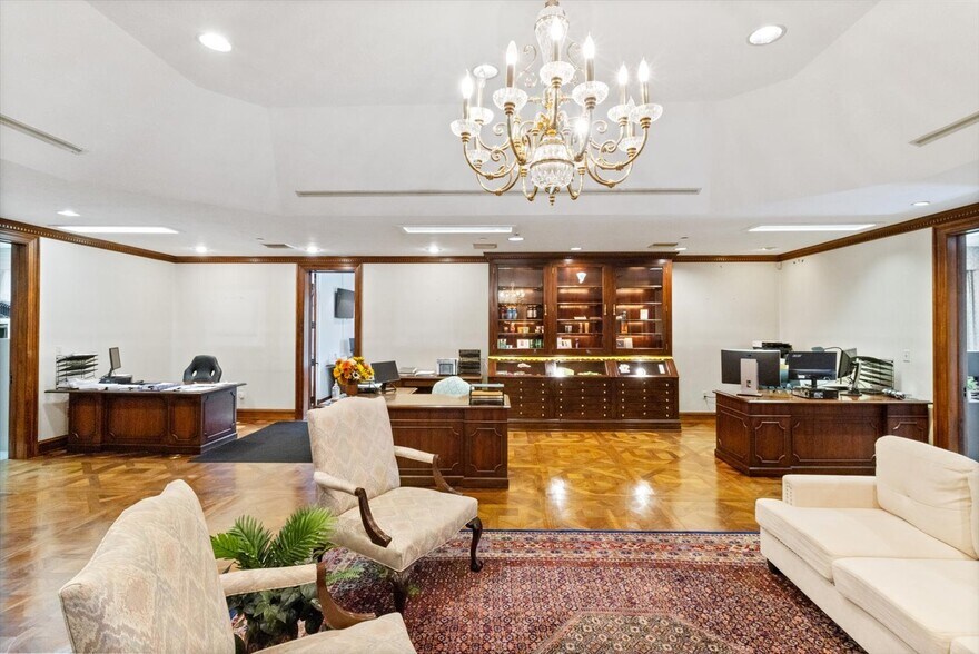 More Photos Of 268 S Suncoast Blvd, Crystal River Office For Sale