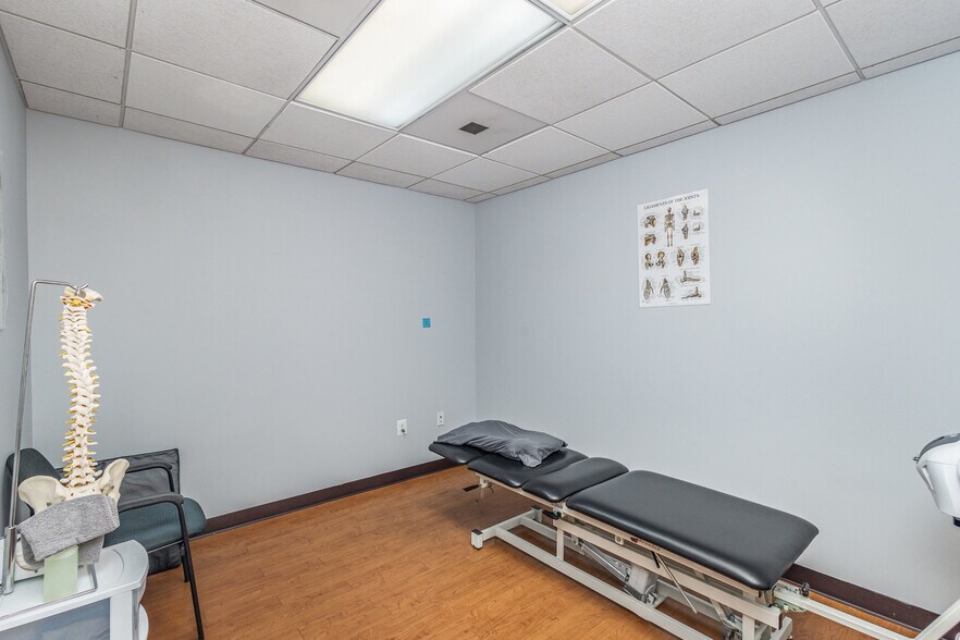 More Photos Of 12 Chatham Heights Rd, Fredericksburg Medical For Sale