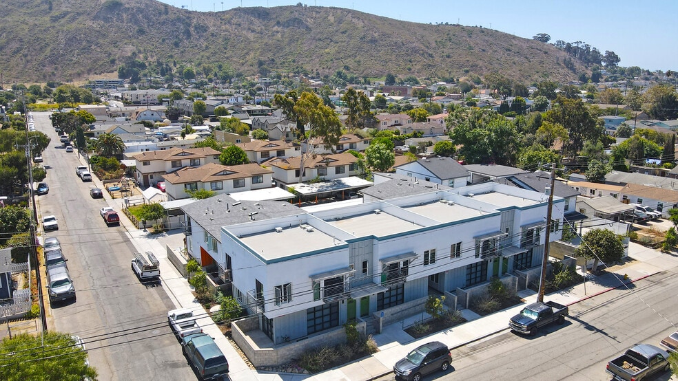 More Photos Of 186 Bell Way, Ventura Apartments For Sale
