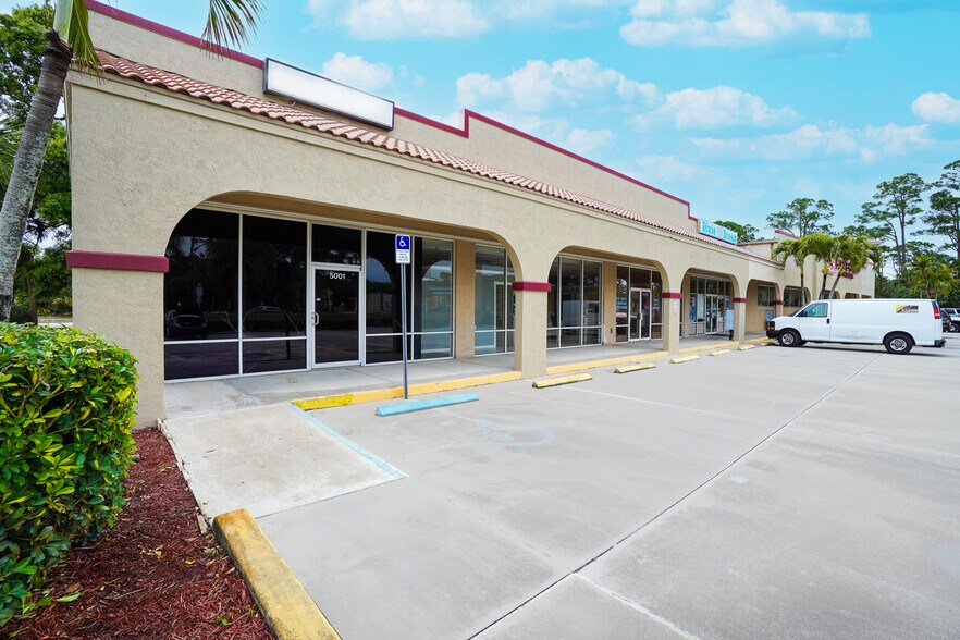 More Photos Of 5001-5009 Turnpike Feeder Rd, Fort Pierce General Retail For Sale