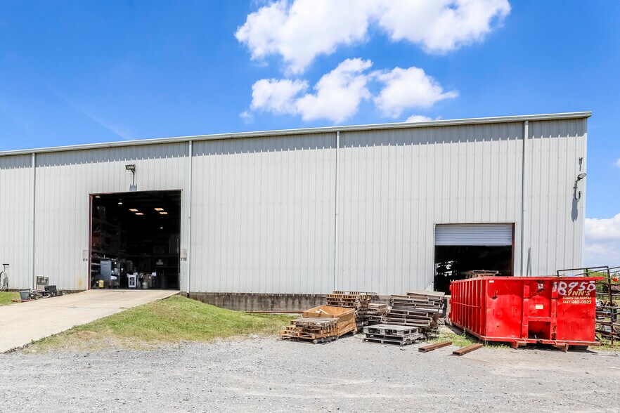 More Photos Of 4217 S Lewis St, New Iberia Warehouse For Sale
