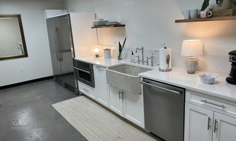 More Photos Of 800 E Washington St, Greenville Office For Sale