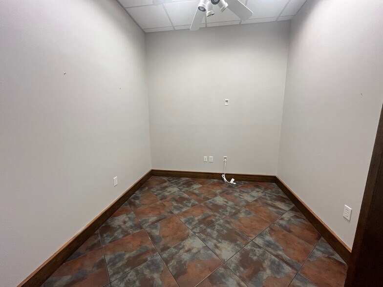 More Photos Of 23937 Us-98, Fairhope Office For Lease