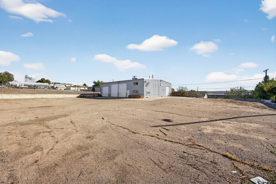 More Photos Of 3050 S Zuni St, Englewood Warehouse For Lease