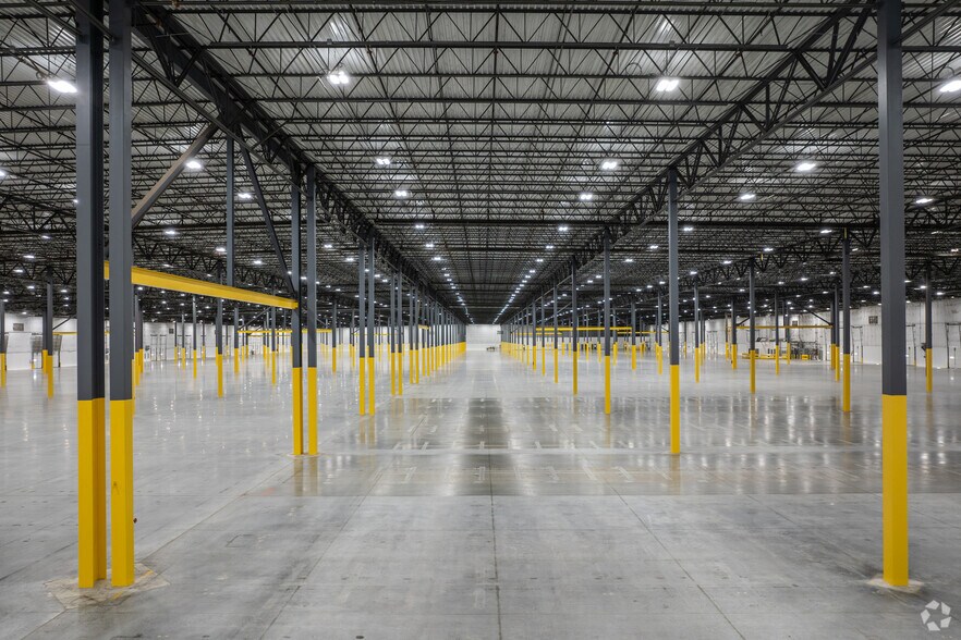 More Photos Of 9750 Commerce Cir, Kutztown Distribution For Lease