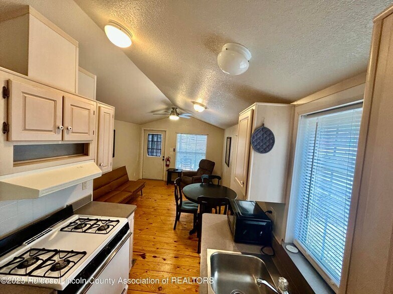 More Photos Of 616 Sudderth Dr, Ruidoso General Retail For Sale
