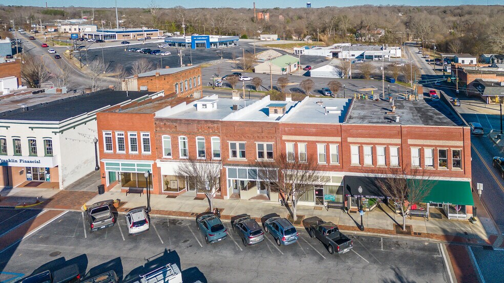 More Photos Of 108 E Public Sq, Laurens Storefront Retail Residential For Sale