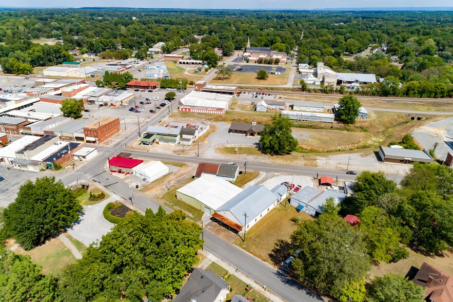 More Photos Of 217 Sparkman St SW, Hartselle Warehouse For Sale