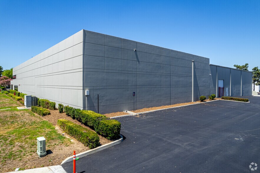 More Photos Of 1141 California Ave, Corona Warehouse For Sale