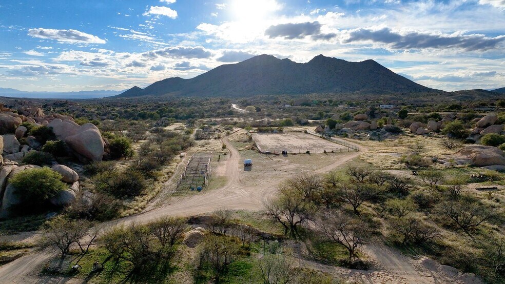 More Photos Of 4190 Dragoon Rd, Dragoon Hotel For Sale