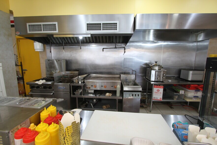 More Photos Of 1011 E 2nd St, Plainfield Storefront For Sale