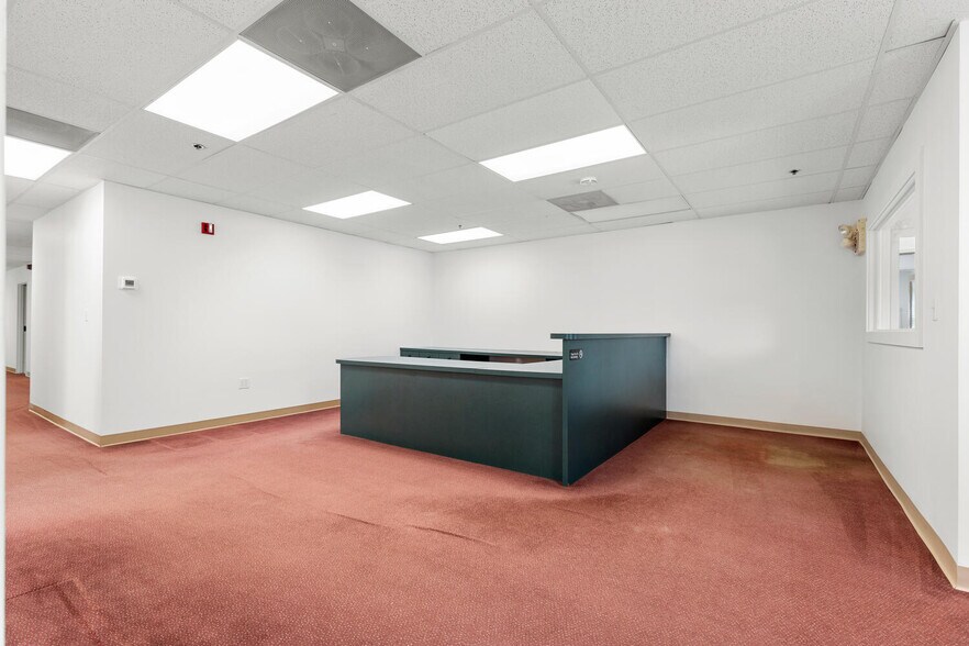 More Photos Of 30 Ray Ave, Burlington Light Distribution For Lease