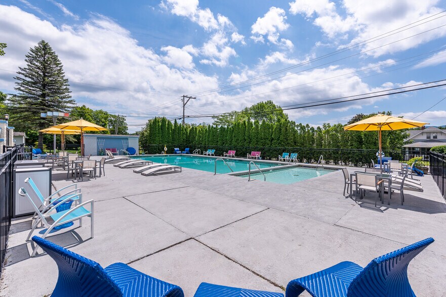 More Photos Of 6302 Main St, Tannersville Hotel For Sale