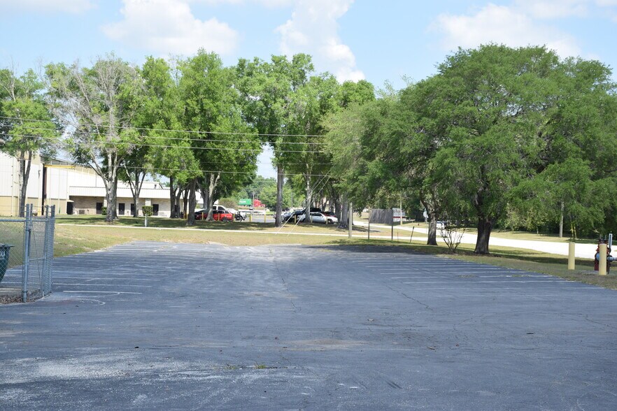 More Photos Of 5500 SW 6th Pl, Ocala Manufacturing For Sale