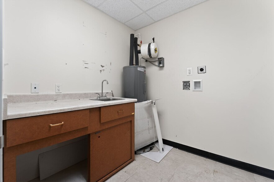 More Photos Of 3608 Milford Mill Rd, Windsor Mill Bank For Lease