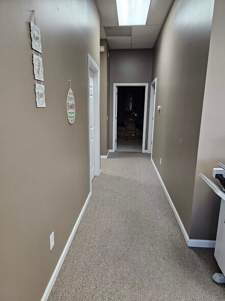More Photos Of 2101 W State Road 28, Frankfort Freestanding For Lease