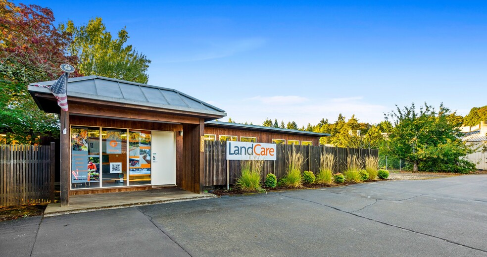 More Photos Of 220 Foothills Rd, Lake Oswego Service For Lease