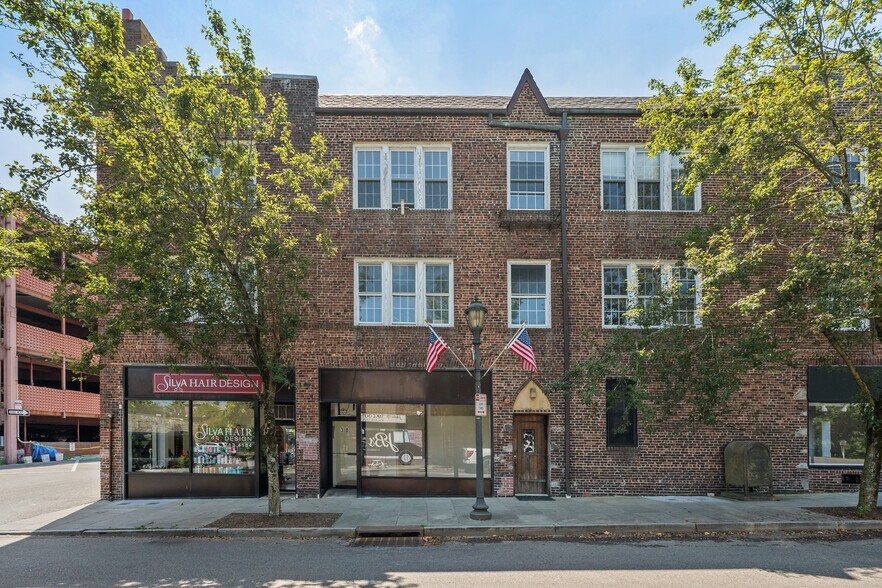 More Photos Of 28 Freightway, Scarsdale General Retail For Lease