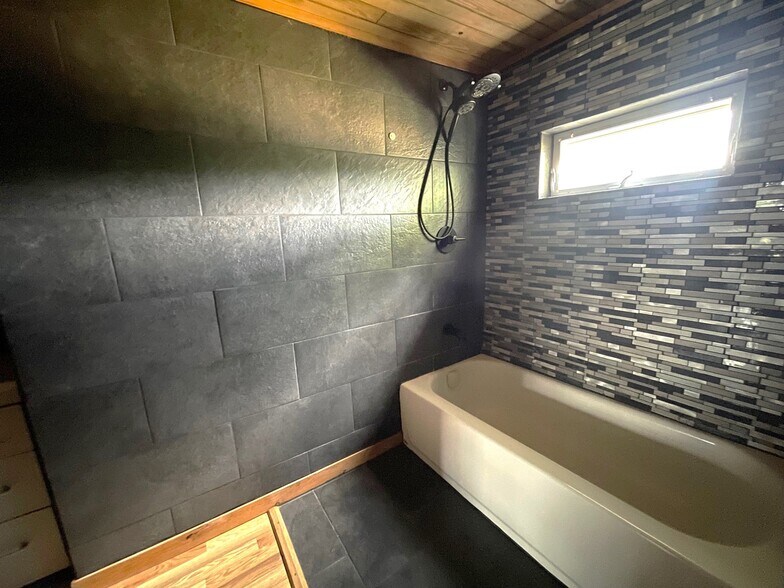 More Photos Of 19 Mason Corner Rd, Saint Albans Multifamily For Sale